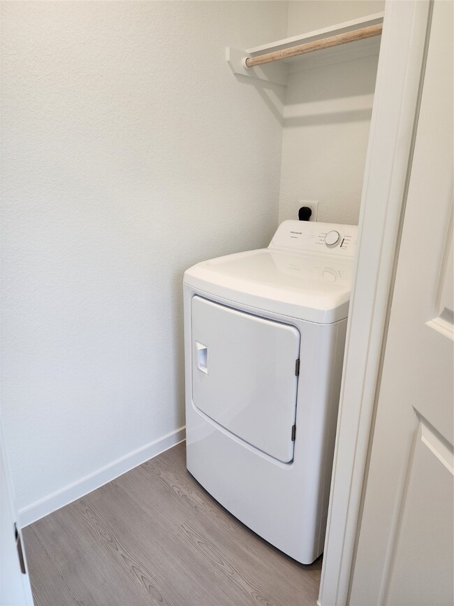 Building Photo - 21610 Cottonwood Mdws Trl