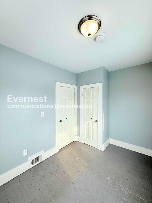 Building Photo - 2541 Monterey St