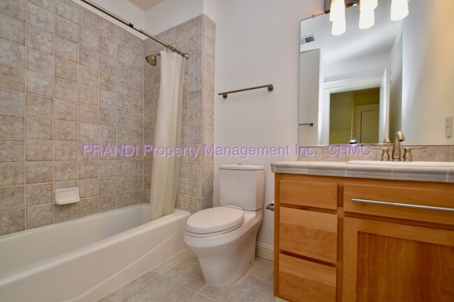 Building Photo - Coming Soon! 3 Bedroom Larkspur Townhouse.