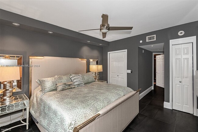 Building Photo - 2 br, 2 bath Condo - 17145 N Bay Rd Apt 4106