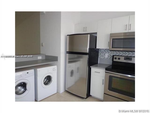 Building Photo - 3818 SW 48th Ave