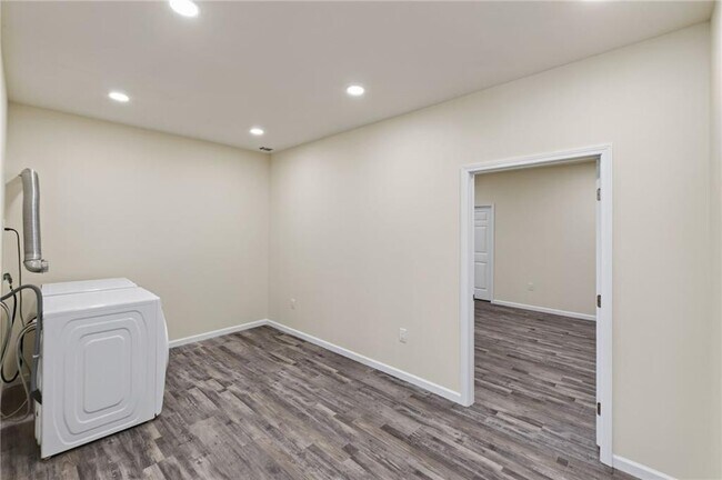 Building Photo - 160 Janney Cir