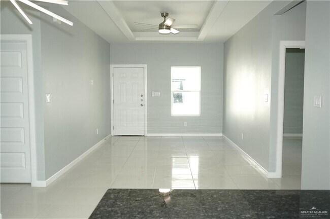 Building Photo - 2113 E San Andrea St