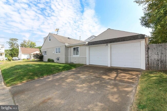 Building Photo - 516 Brooke Ave