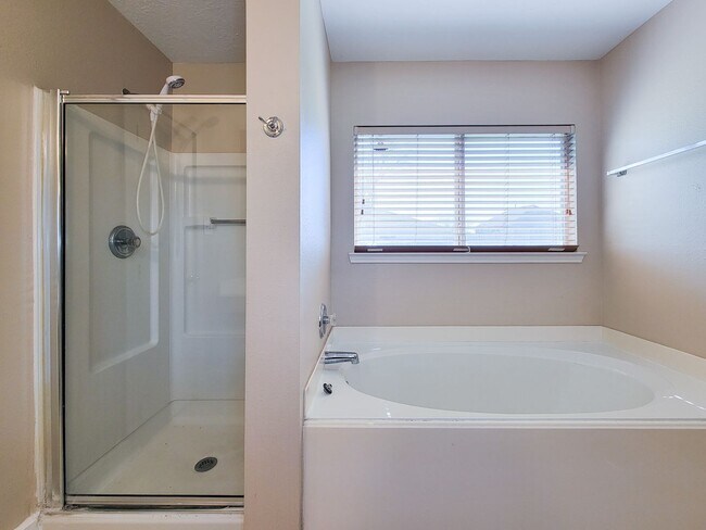 Building Photo - 3 bedroom one story home on large corner lot. Home has hard flooring throughout living areas and ...