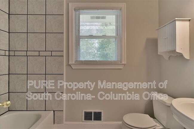 Building Photo - 901 Indigo Ave