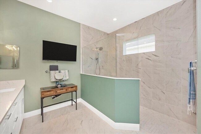 Building Photo - 18805 Valleta Ave