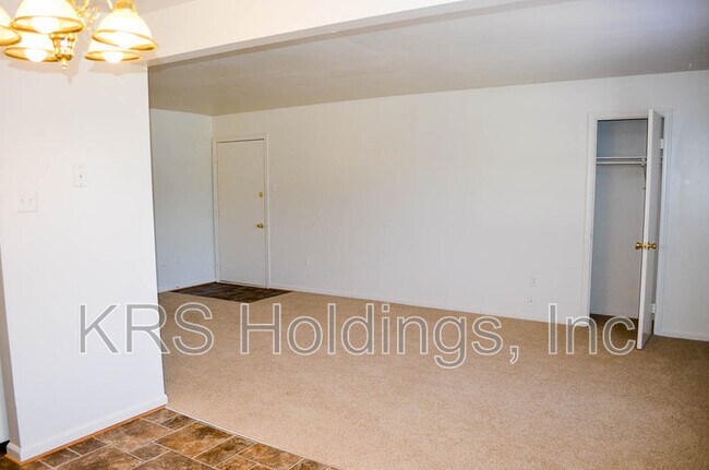 Building Photo - 7732 Colonial Point Ln