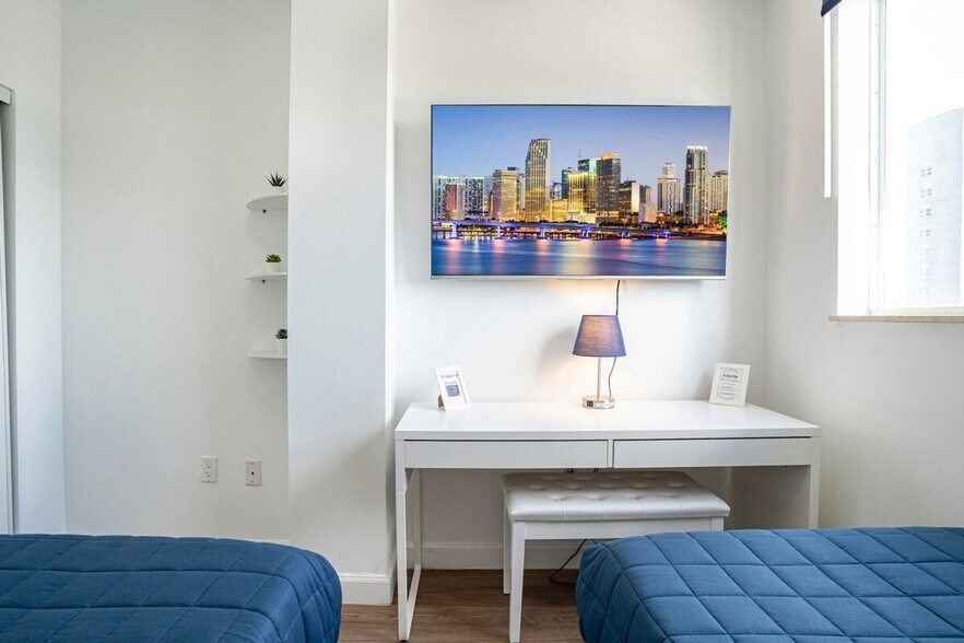 Building Photo - 2280 SW 32nd Ave