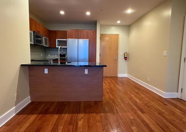 Building Photo - 8125 River Rd