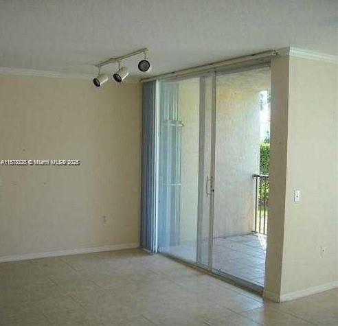 Building Photo - 207 Villa Cir
