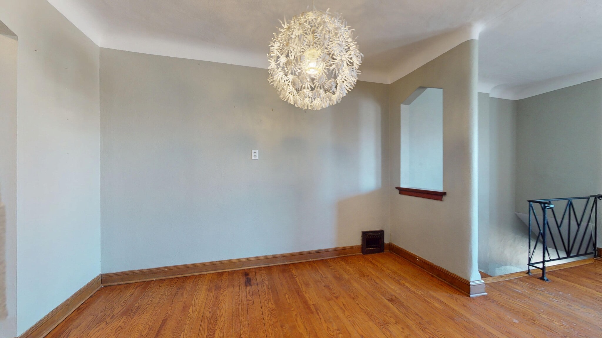 Building Photo - 5816 Mardel Ave