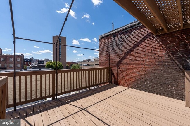 Building Photo - 15 W Biddle St