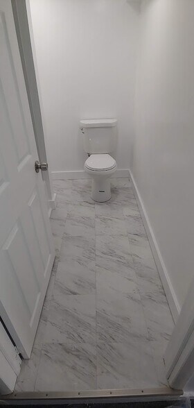 Building Photo - 344 Weaver St