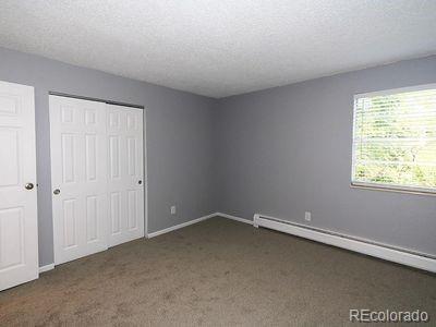 Building Photo - 1400 Golden Cir