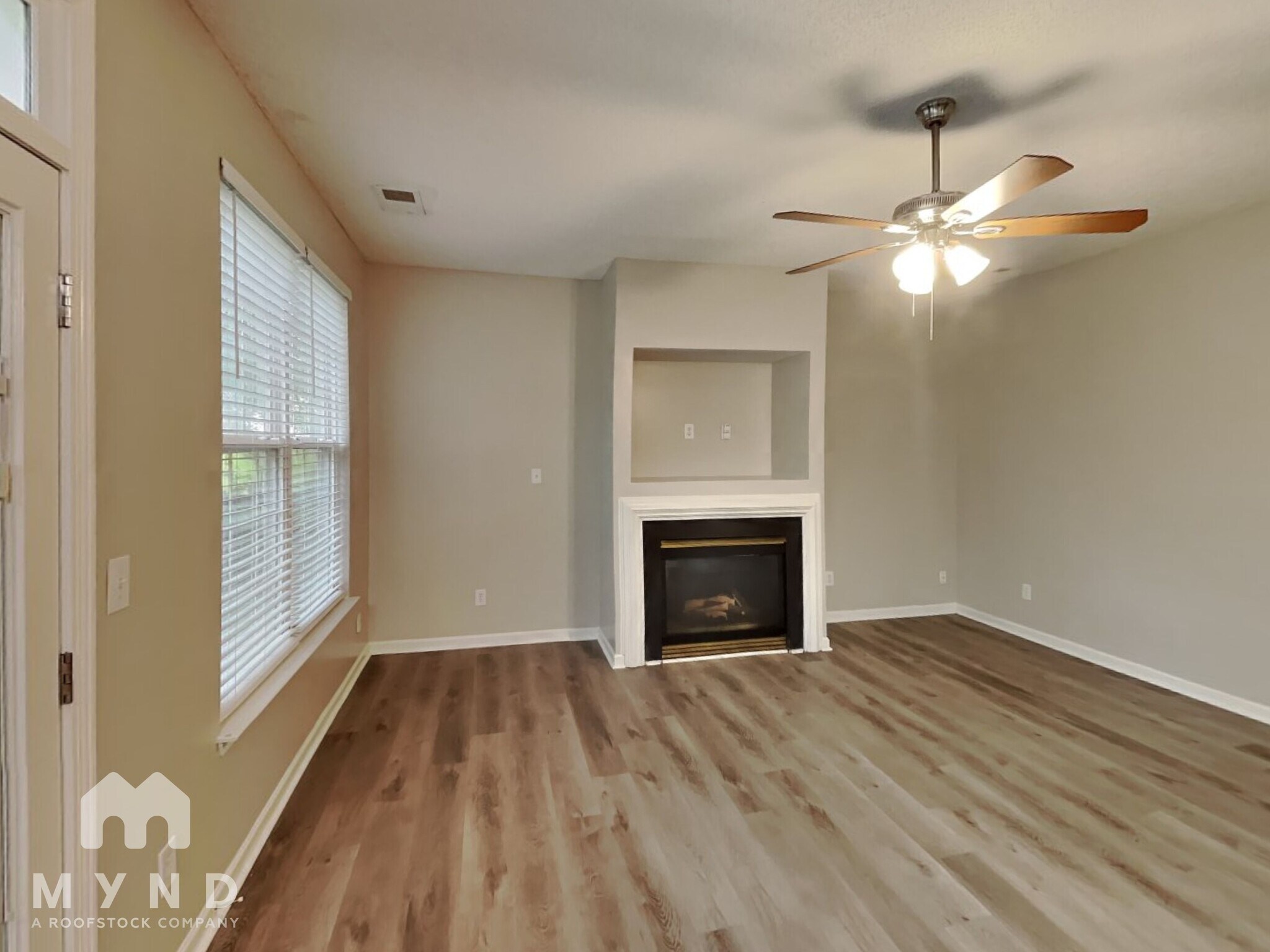 Building Photo - 6053 Shining Oak Ln