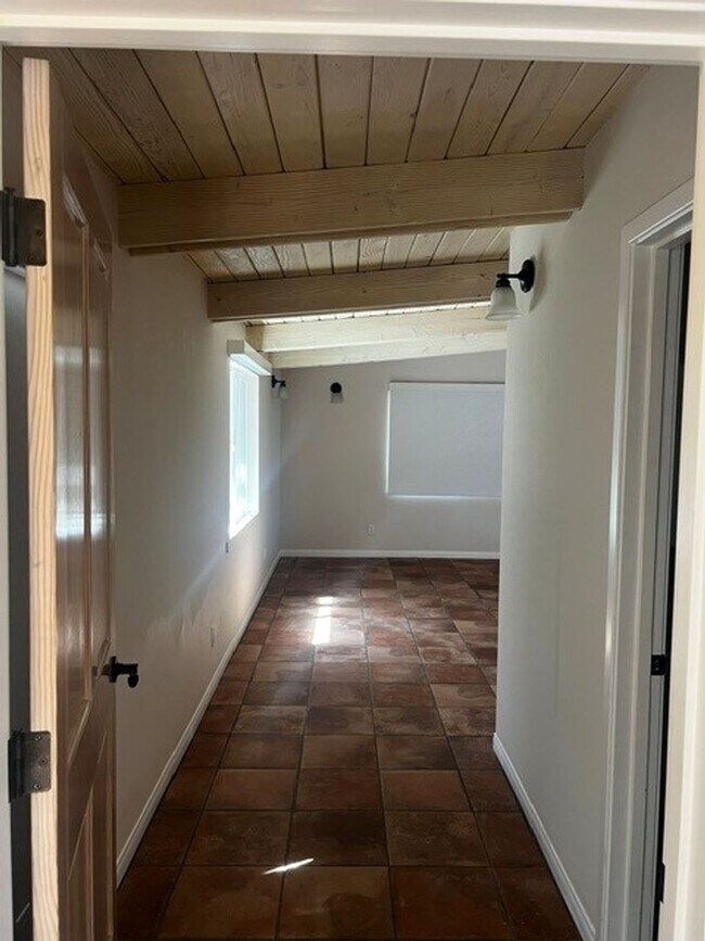 Building Photo - 1701 Calzada Ave