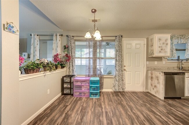 Building Photo - 7302 Greenwood Point Dr