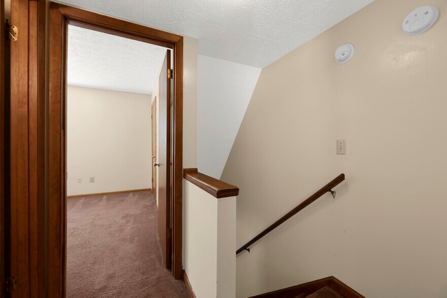 Building Photo - 116 W Norwich Ave