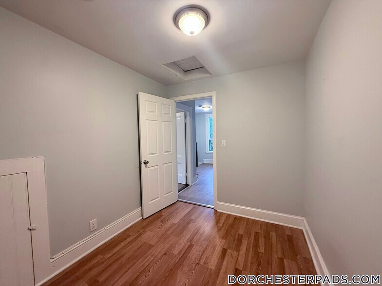Building Photo - 25 Monadnock St