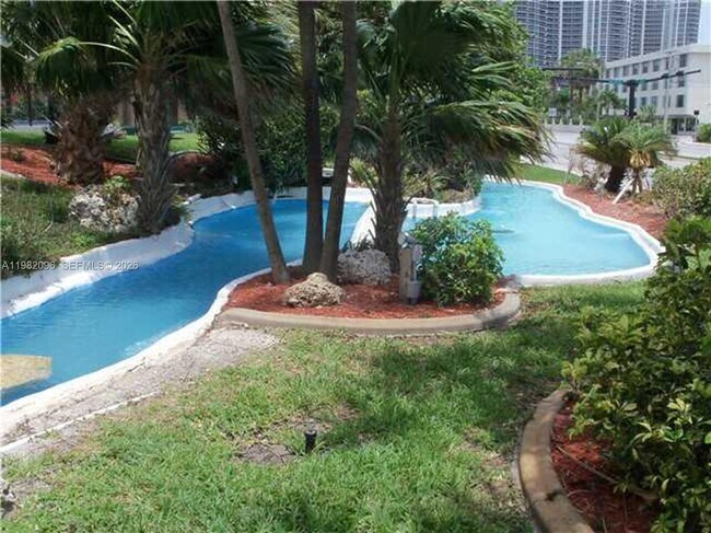 Building Photo - 2841 N Ocean Blvd