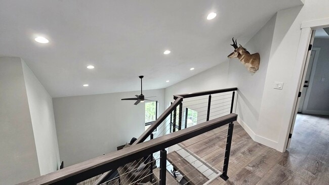 Building Photo - Fully furnished town home in Bigfork