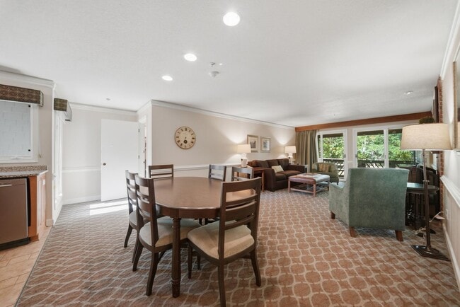 Building Photo - Resort Style Living - KINGSMILL (Graves Ordinary)