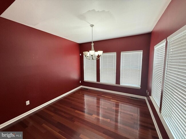 Building Photo - 2539 Banshire Dr