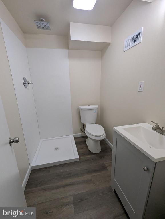 Building Photo - 6327 Willowood Ln