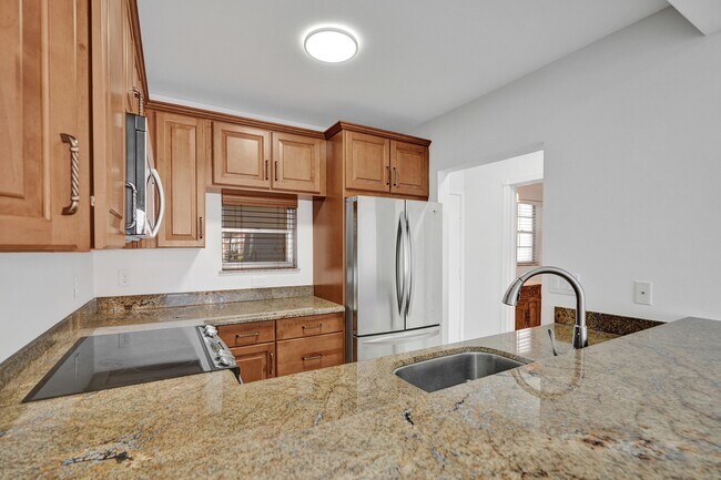 Building Photo - 2201 SE 9th St