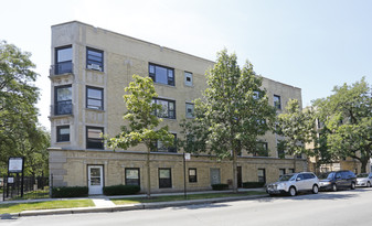 Building Photo - Wilson Court - 1901 W Wilson Ave