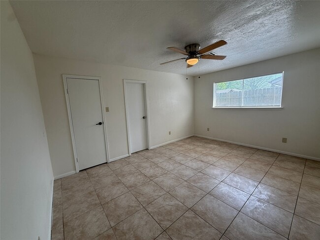 Building Photo - 4223 Steep Rock Dr