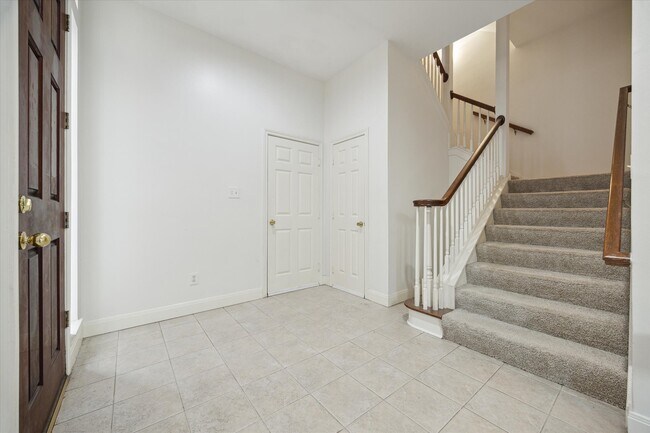 Building Photo - 1522 Castle Ct