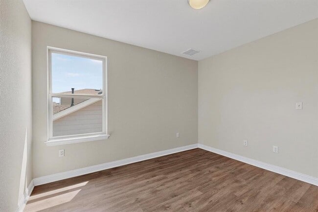 Building Photo - 8302 Cottage Rose Dr