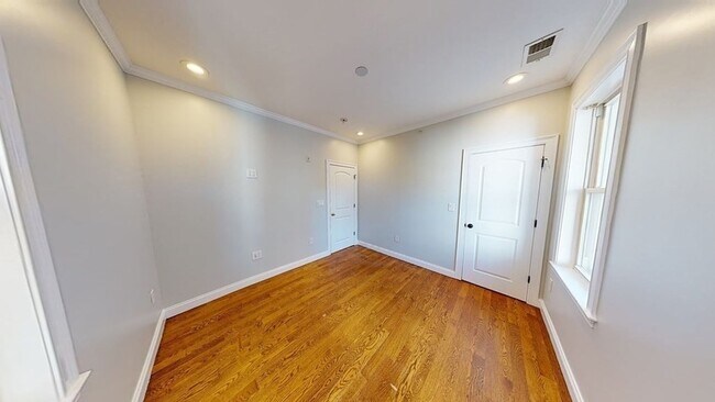 Building Photo - 27 Chestnut Ave