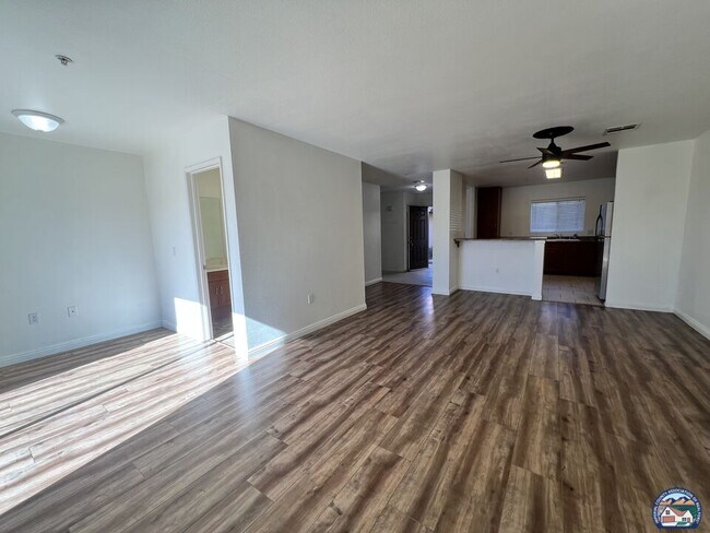 Building Photo - 1160 Rosas St