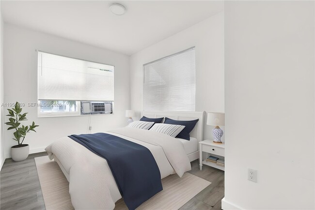 Building Photo - 402 NW 12th Ave