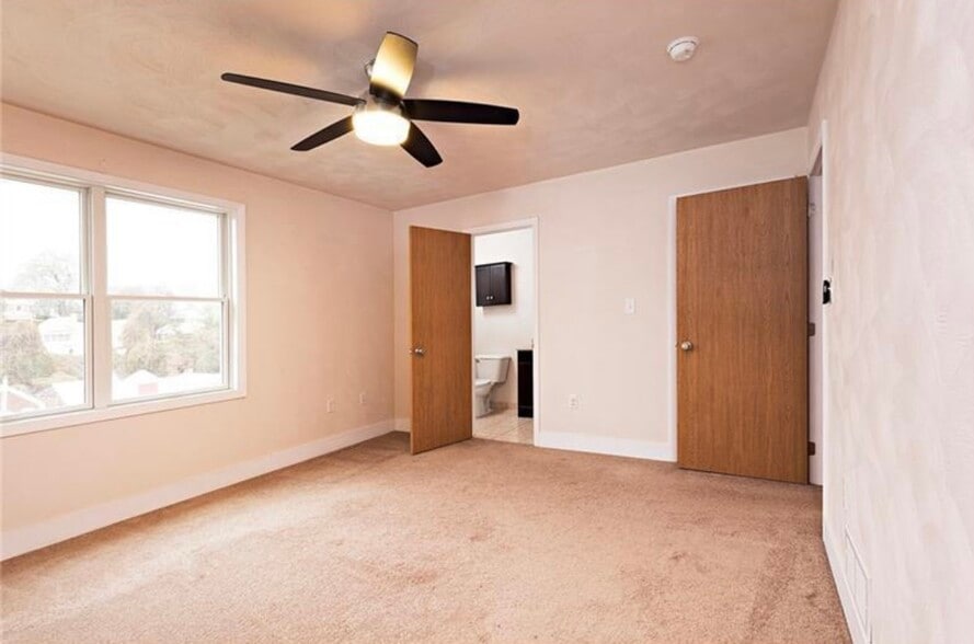 Master Bedroom - 4216 Lydia St