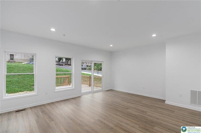 Building Photo - 306 Barber St