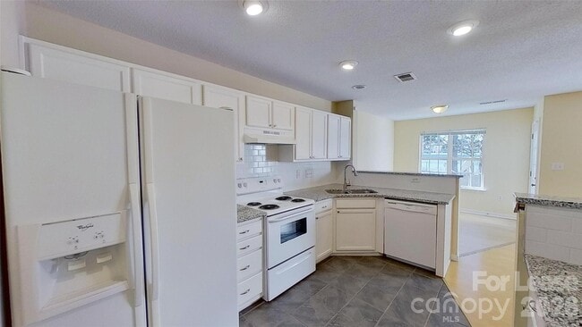 Building Photo - 482 Robin Reed Ct