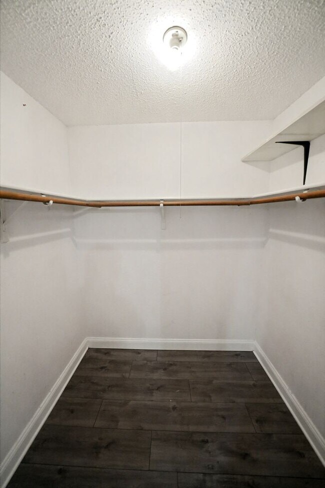 Building Photo - Great Home Near Randolph AFB - Realtor Com...