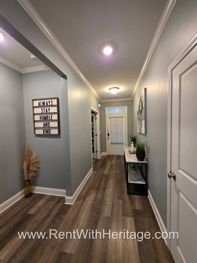 Building Photo - Amazing 5 Bedroom/ 3 Bath Home in Sweetwater, a Swim Tennis Community/ Attention to Detail / Grea...