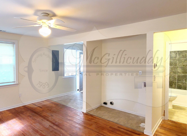 Building Photo - 1202 Holden Dr