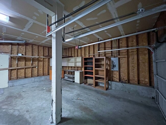 Building Photo - 1507 63rd Ave NE