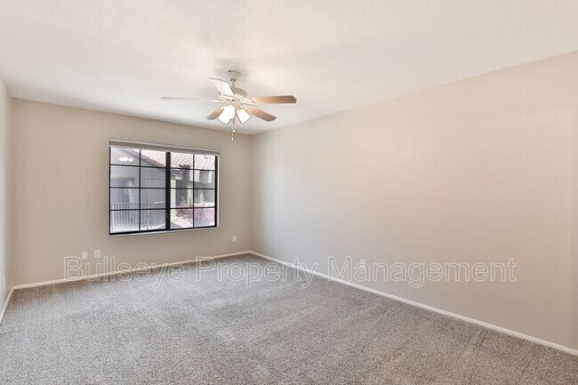 Building Photo - 925 N College Ave