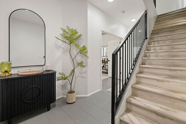 Building Photo - 10020 E CAMELBACK TR