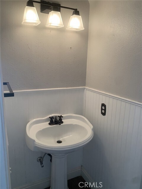 Building Photo - 27157 Echo Canyon Ct