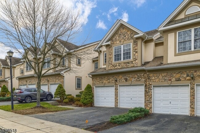 Building Photo - 28 Henning Terrace