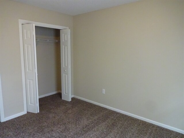 Building Photo - 490 Mackenzie Cir