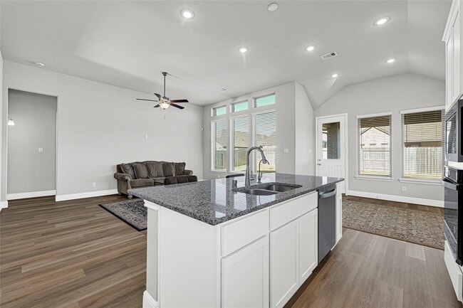 Building Photo - 430 Rita Blanca Dr